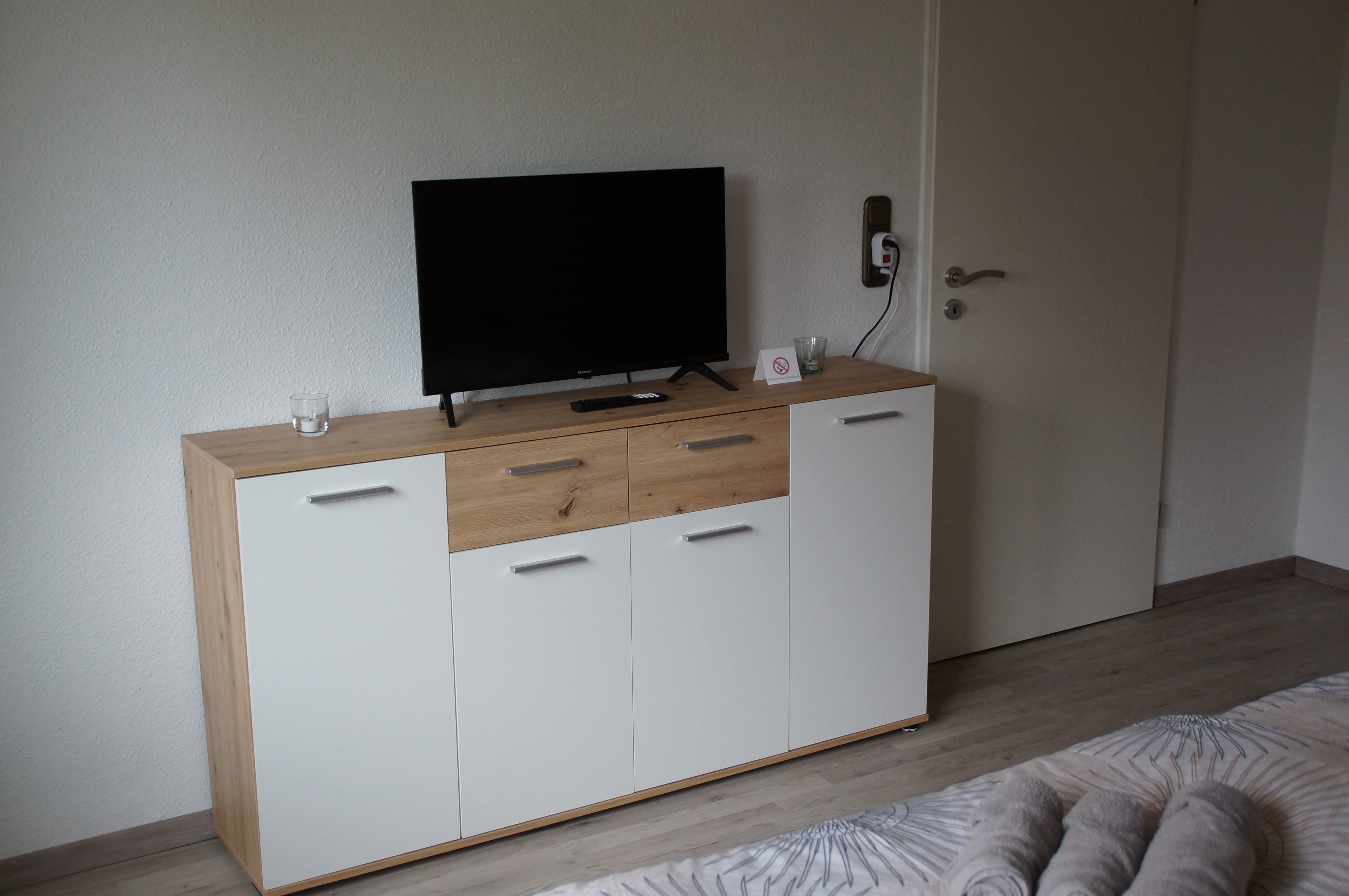 Sideboard mit TV
